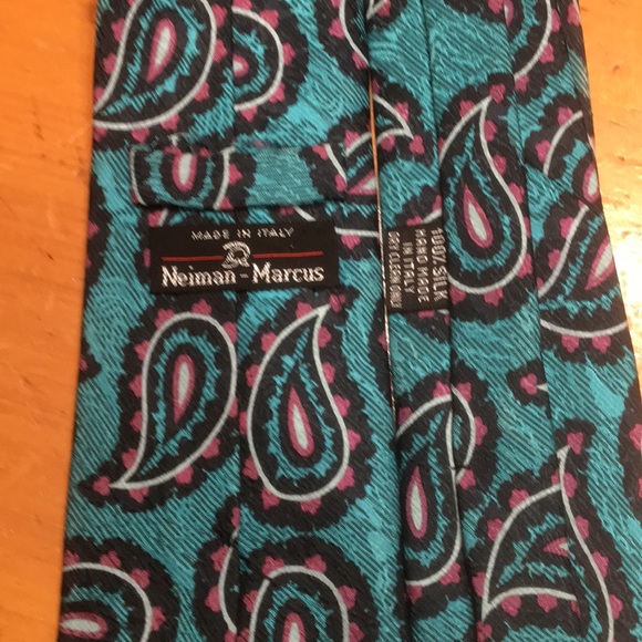 Neiman Marcus Other - Neiman Marcus Tie